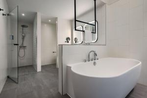Ένα μπάνιο στο Four Points by Sheraton Panoramahaus Dornbirn
