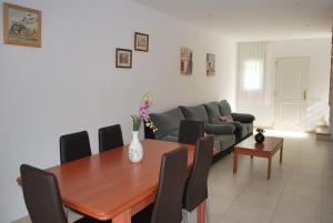 Posezení v ubytování Villa Cala Llobeta 4C-11