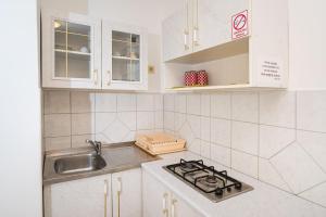Kuchnia lub aneks kuchenny w obiekcie Nice Apartment Silvia