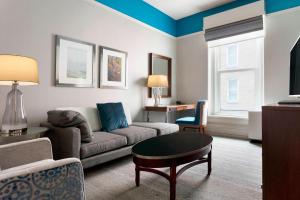 Uma área de estar em The Westin Great Southern Columbus