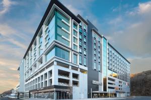 una representación de un gran edificio de oficinas en Residence Inn by Marriott Weehawken, en Weehawken