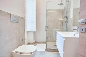 Kúpeľňa v ubytovaní KMC suites - Red