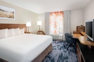 Postel nebo postele na pokoji v ubytování Fairfield Inn and Suites Austin South
