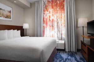 Postel nebo postele na pokoji v ubytování Fairfield Inn and Suites Austin South