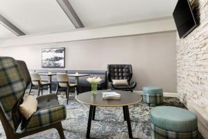 Zona de lounge sau bar la Residence Inn Saddle River
