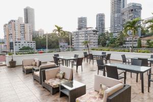 Posezení v ubytování Marriott Executive Apartments Panama City, Finisterre