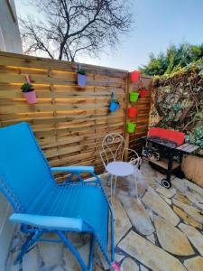 Patio alebo iná vonkajšia časť ubytovania Mer et soleil