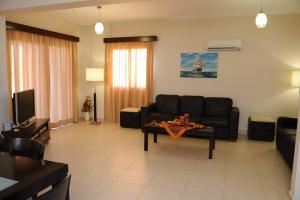 Istumisnurk majutusasutuses Three bedroom villa with private pool and landscaped garden close to the beach