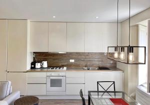 Kuchyň nebo kuchyňský kout v ubytování Eighteen21 Houses - Casa da Mula in Quinta Velha