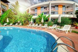 Bazén v ubytování Copacabana Hotel nebo v jeho okolí + 37 fotografií