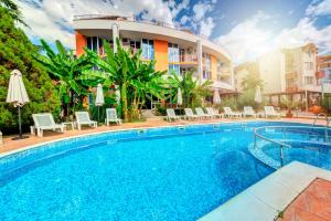 Bazén v ubytování Copacabana Hotel nebo v jeho okolí
