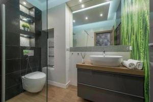 Et badeværelse på Modern And Cozy- Central location-B11/13