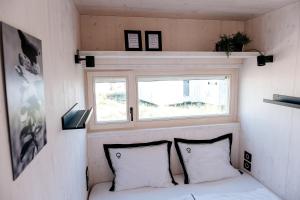 Postel nebo postele na pokoji v ubytování Buqez resort Drage, villa Vita 50