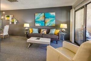 Gallery image of Palm Springs Condo with Community Pool Access in Palm Springs