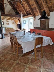 Le Puy d'Aubrac 레스토랑 또는 맛집