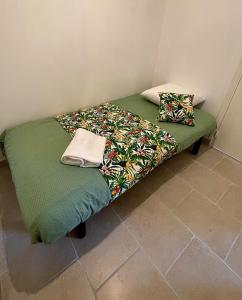 Maison d'artiste entre Beauval et Cheverny tesisinde bir odada yatak veya yataklar