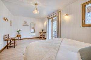 Afbeelding uit fotogalerij van Auberge du pont de l'Abîme in Gruffy +19 foto's