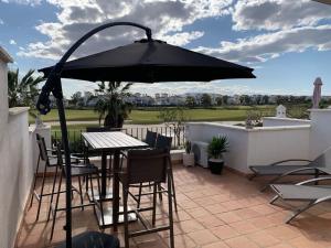 Balkón nebo terasa v ubytování Casa Dorada Townhouse La Torre Golf