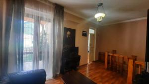 Posezení v ubytování VILLA SABA WITH TWO BEDROOMS- სასტუმრო საბა