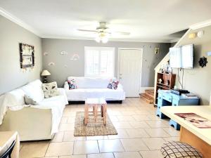 Posezení v ubytování Gulf Highlands Resort Walk to Beach 5 minutes + 28 fotografií