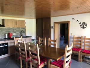 Eldhús eða eldhúskrókur á Le Temps d'un Souffle - Gîte rural 3 épis