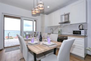 Kuchyň nebo kuchyňský kout v ubytování Apartments Poljak