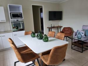 TV a/nebo společenská místnost v ubytování Angola Apartment "A"