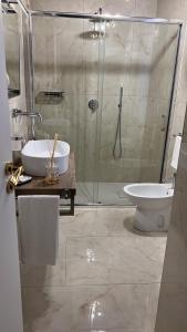 Koupelna v ubytování Varapodio B&B