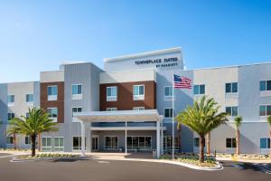 een afbeelding van de voorkant van een hotel bij TownePlace Suites by Marriott Niceville Eglin AFB Area in Niceville