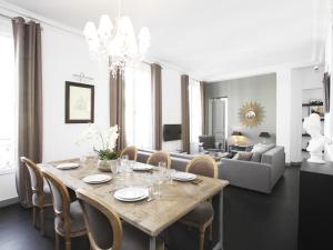 Gallery image of LivinParis - Luxury 3 Bedrooms Le Louvre I in Paris