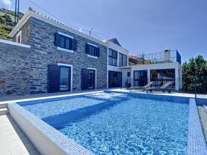Swimmingpoolen hos eller tæt på Villa do Espigao by Atlantic Holiday