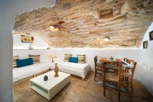 Posezení v ubytování Menexes Suites Monemvasia