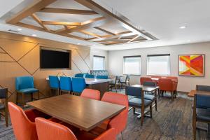 Posezení v ubytování Holiday Inn Express San Bernardino Colton by IHG