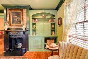 Gallery image of Victorian Vacation Rental Apt in Downtown New Bern in New Bern