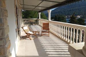 Balkón nebo terasa v ubytování Apartments by the sea Grebastica, Sibenik - 5270