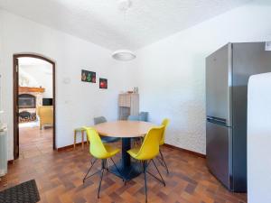 Kuchyňa alebo kuchynka v ubytovaní Villa in Vidauban near Vineyards & Beaches