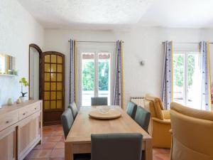 Posedenie v ubytovaní Villa in Vidauban near Vineyards & Beaches