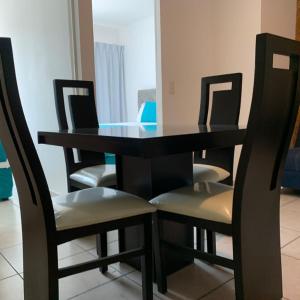 Container Inn Hotel Aeropuerto的休息区