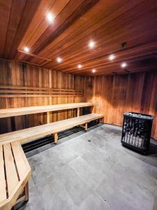 Afbeelding uit fotogalerij van Modern 2-bedrooms apartment with parking in Melbourne