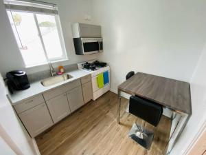 West Hollywood 1 Bedroom Getaway Suite