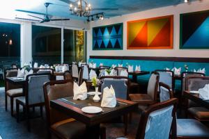 Restoran atau tempat lain untuk makan di Tropic Inn - Mount Lavinia