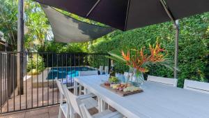 Taman di luar 8 Fairways North Port Douglas