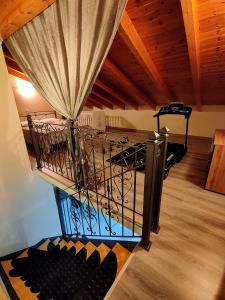 A bed or beds in a room at Silver Pearl Apartment