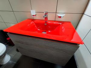 A bathroom at Silver Pearl Apartment