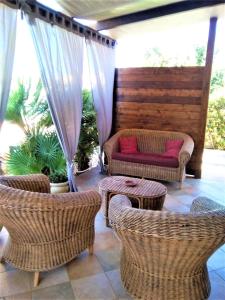A seating area at VILLA TREROSE by Trerose Properties - Villa centrale con wi-fi e posto auto privato gratuiti