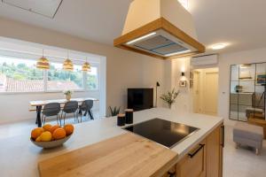 Kuchyň nebo kuchyňský kout v ubytování new confortable beautifull apartment