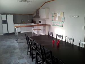 Ett kök eller pentry på Vindsvåning i Harrström