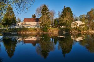 バゼイユにあるLogis Auberge du portの川岸家 +14枚の写真