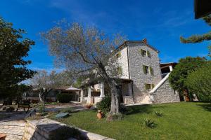 Imagen de la galería de B & B Casa Rustica Dva Baladura Rooms, en Kanfanar
