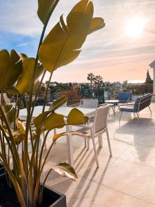 Balkón alebo terasa v ubytovaní Luxury Villa in Puerto Banus Panoramic Mountain and Sea views with private pool